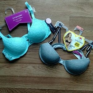 Beautiful 34A turquoise lace bra & t- shirt bra